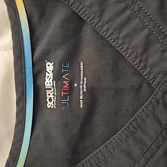 Scrubstar | Gray Medium 3-Pocket Scrub Top - Picture 5 of 5